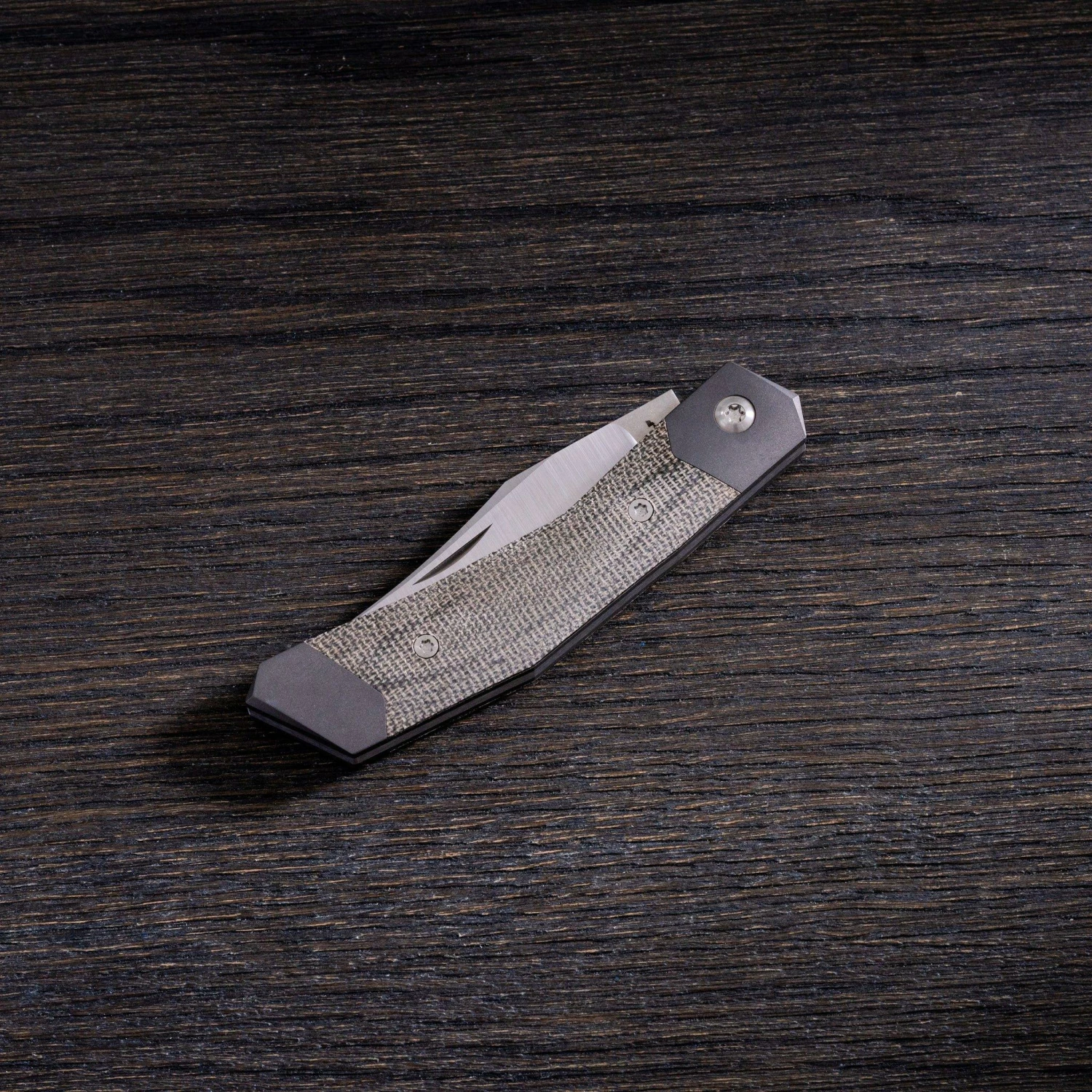 Jack Wolf Cyborg Jack CYBO-01-GRN Green Canvas Micarta, Navaja Slipjoint 4 Jack Wolf Cyborg Jack CYBO-01-GRN Green Canvas Micarta, Navaja Slipjoint - Imagen 2