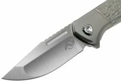 Liong Mah Lanny V2, Textured Titanium, Satin M390 Navaja 12 Liong Mah Lanny V2, Textured Titanium, Satin M390 Navaja -KNIVESANDTOOLS Ventas LO LA2 TT 03 liong mah design