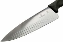 Victorinox SwissClassic 6.8083.20G Cuchillo De Chef Con Hoyuelos 20 Cm, Negro -KNIVESANDTOOLS Ventas VT6 8083 20G 03 victorinox