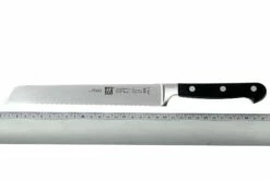 Zwilling Professional ''S'' Cuchillo De Pan 20cm 9 Zwilling Professional ''S'' Cuchillo De Pan 20cm -KNIVESANDTOOLS Ventas ZW31026 200 04 zwilling professional s 31026 200 broodmes d4