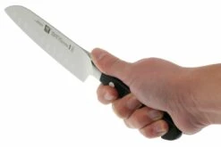 Zwilling 38408-141 Pro Cuchillo Santoku Con Borde Granton -KNIVESANDTOOLS Ventas ZW38408 141 05 zwilling pro edit202104