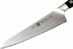 Zwilling Pro Cuchillo De Chef Dentado 14cm, 38425-141 -KNIVESANDTOOLS Ventas ZW38425 141 03 zwilling pro zw38425 141 03